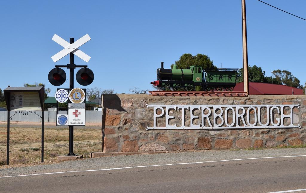 兰德汽车旅馆 Peterborough 外观 照片